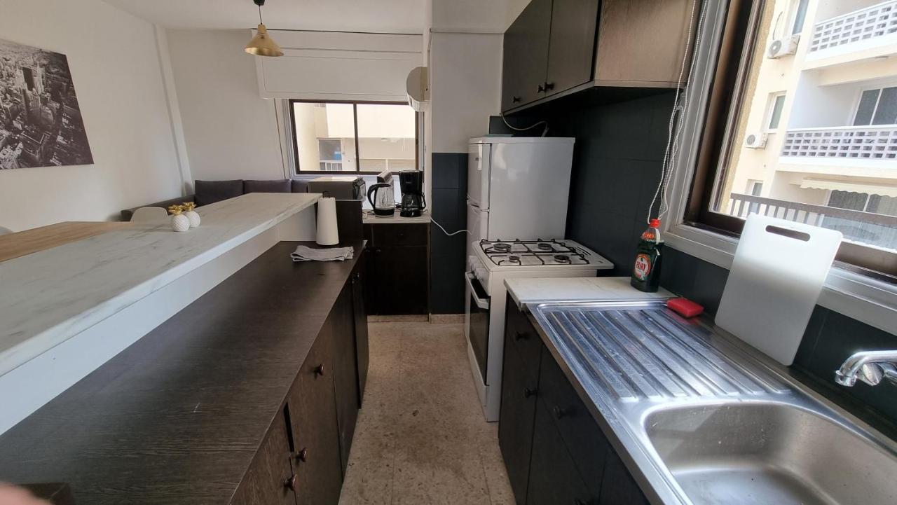 Cozy Beach Apt / 100 Mbit+ Netflix / Near Airport ラルナカ エクステリア 写真