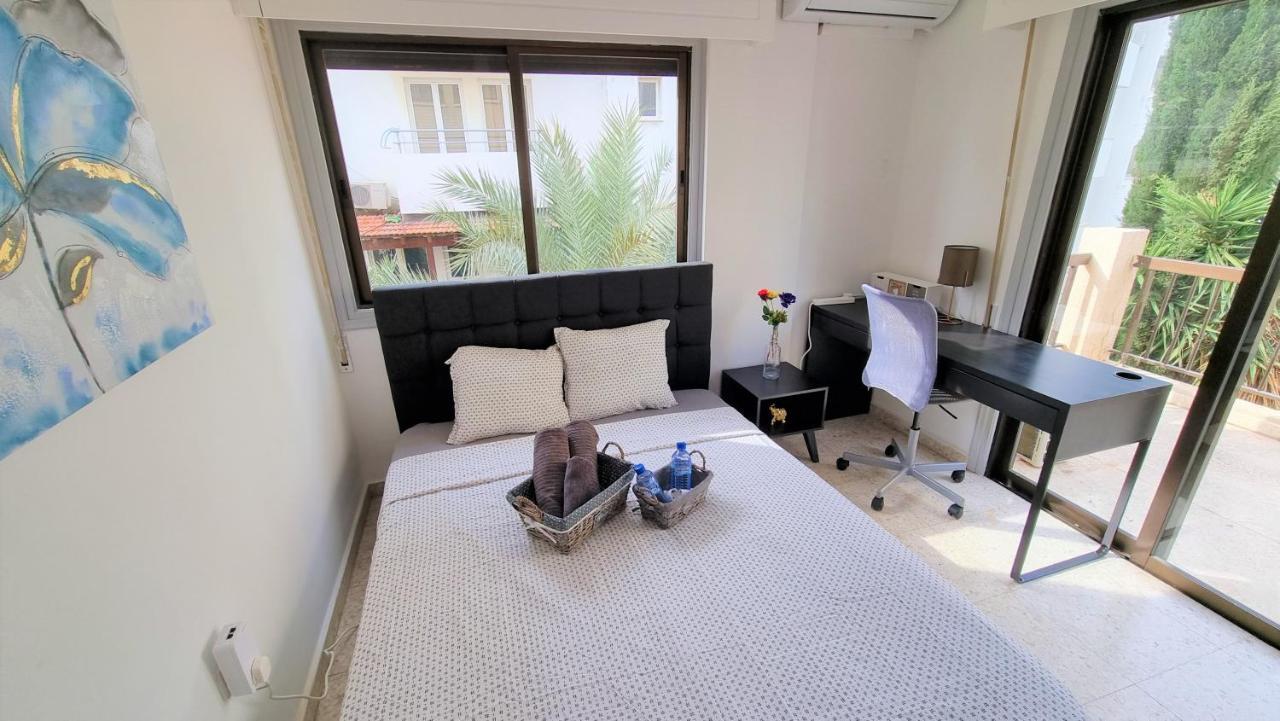 Cozy Beach Apt / 100 Mbit+ Netflix / Near Airport ラルナカ エクステリア 写真