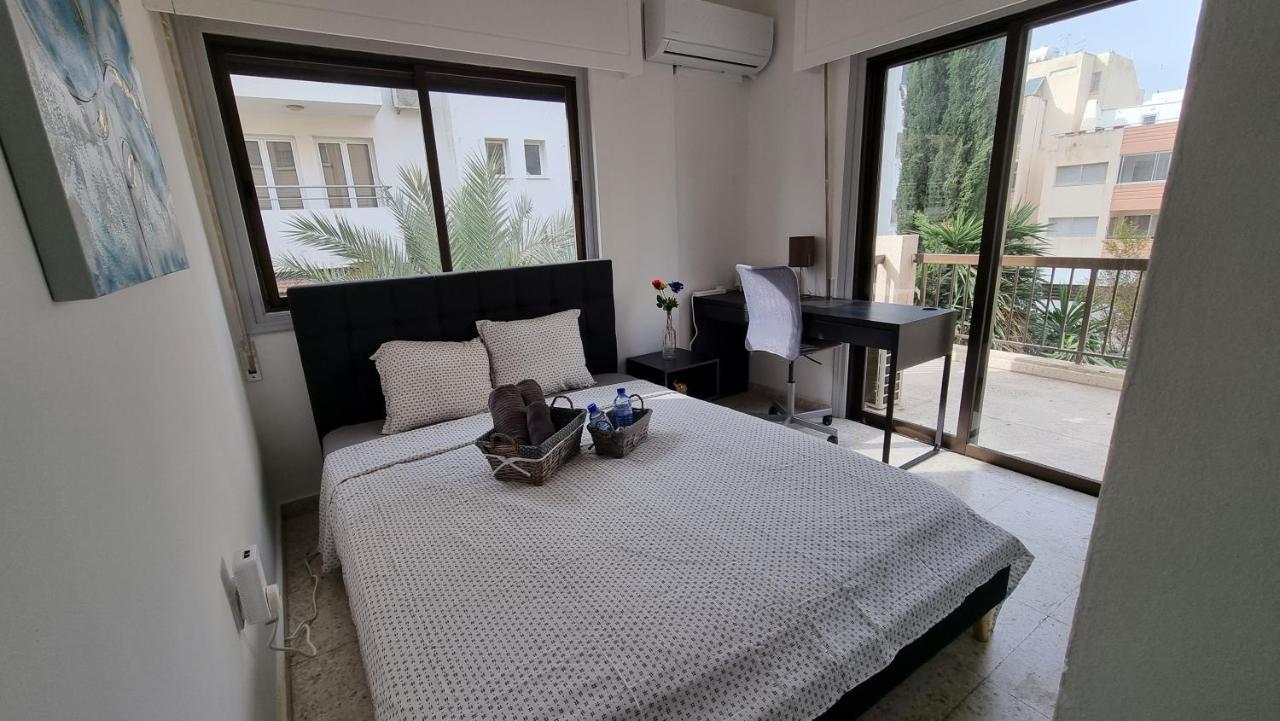 Cozy Beach Apt / 100 Mbit+ Netflix / Near Airport ラルナカ エクステリア 写真